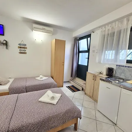 Twin Apartment *